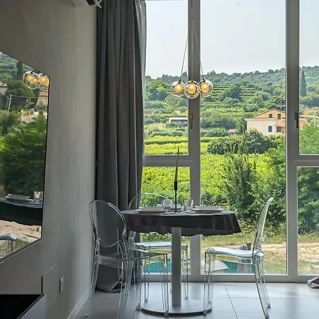House With Vineyard View, For 3 Guests, With Private Covered Parking Space Negrar
