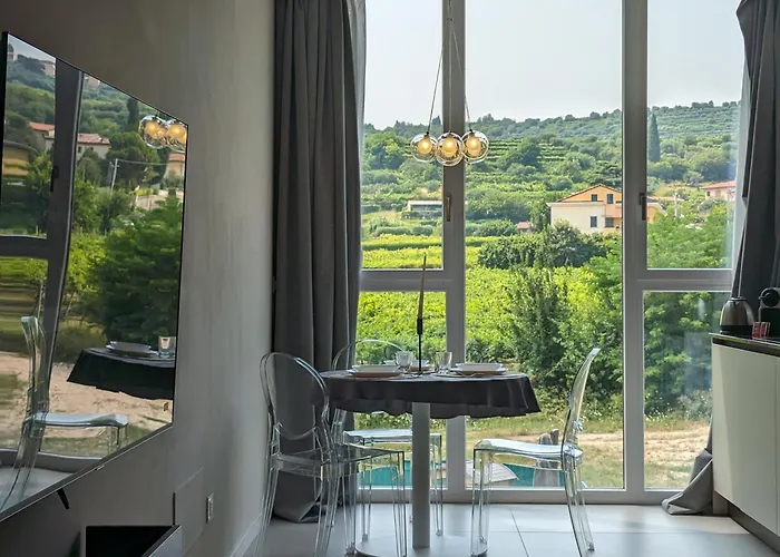 House With Vineyard View, For 3 Guests, With Private Covered Parking Space Negrar