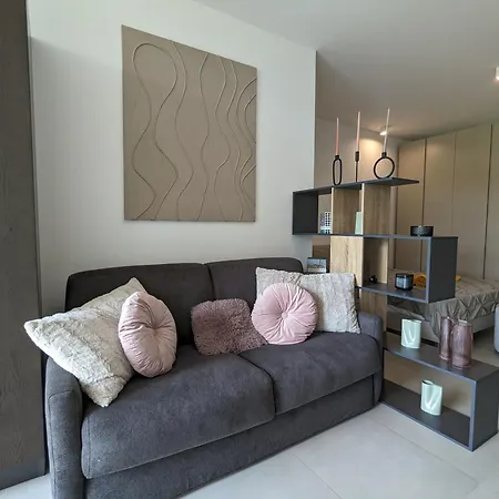 House With Vineyard View, For 3 Guests, With Private Covered Parking Space Apartment *