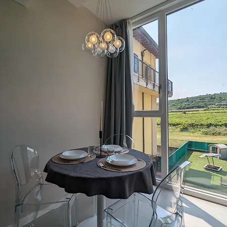 Apartment House With Vineyard View, For 3 Guests, With Private Covered Parking Space *