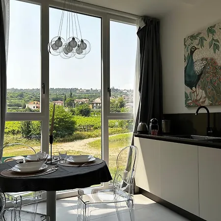 Apartment House With Vineyard View, For 3 Guests, With Private Covered Parking Space Negrar