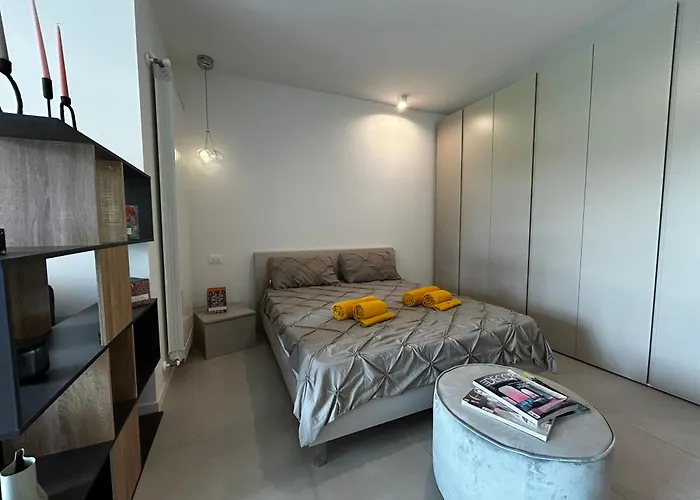 House With Vineyard View, For 3 Guests, With Private Covered Parking Space 公寓 内格拉尔