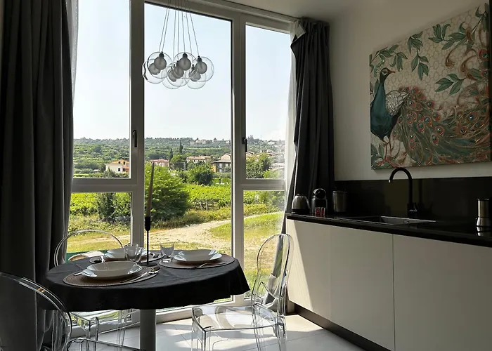 Lägenhet House With Vineyard View, For 3 Guests, With Private Covered Parking Space Negrar